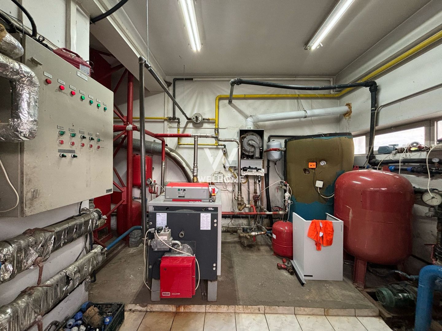 Investitia ideala , hotel, restaurant si spatii de inchiriat - Poză 18