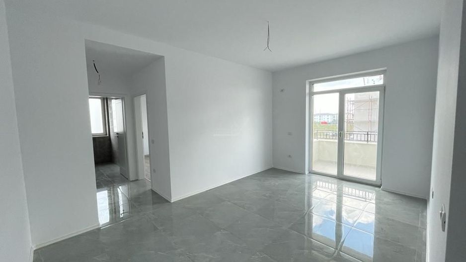 Bucatarie inchisa. Loc de parcare. - Poză 1