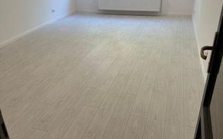 Apartament 4 Camere Pe 3 Niveluri+Curte 40 mp2 , Metrou Crangasi , Particular - Poză 5