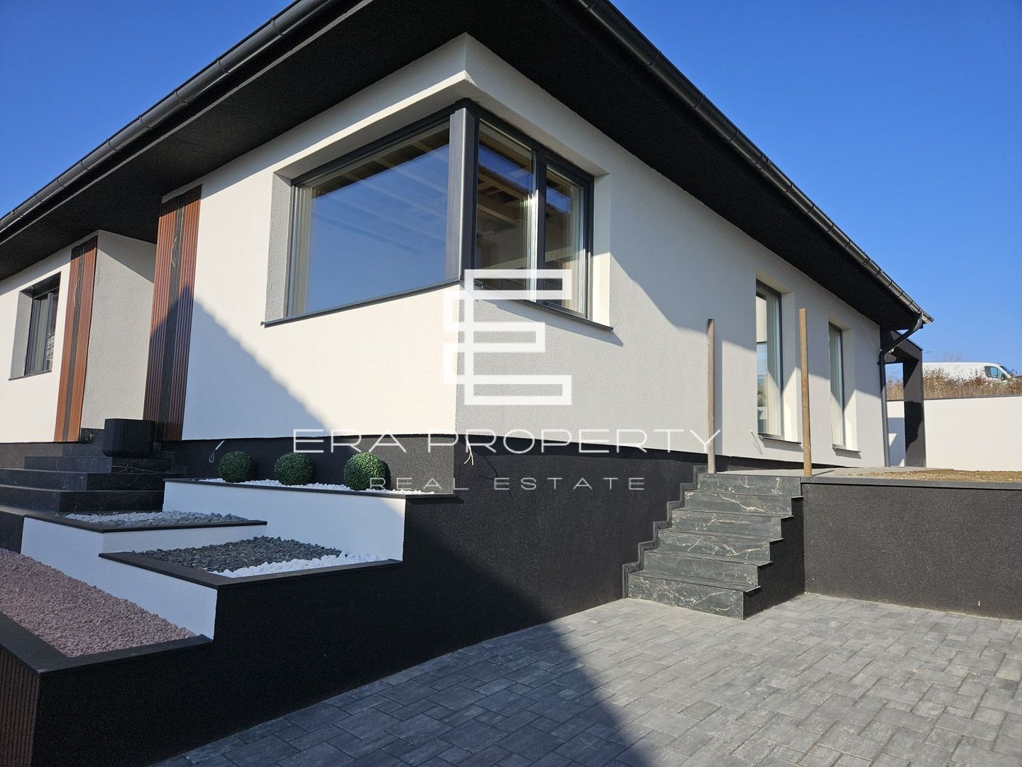 Casă modernă pe un singur nivel– confort, lumină și intimitate, aproape de Sibiu - Poză 4