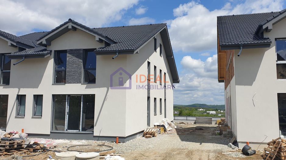 Casa tip quadruplex cu 4 camere in Calea Cisnadiei, zona Casa de Apa - Poză 5