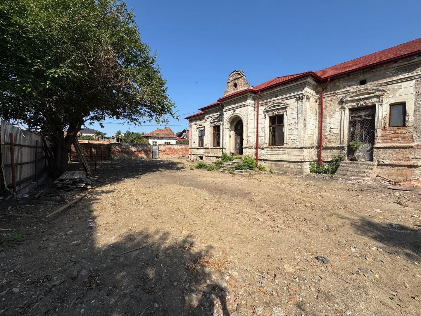 vand Casa zona Biserica Noua cu teren 600 mp - Poză 2