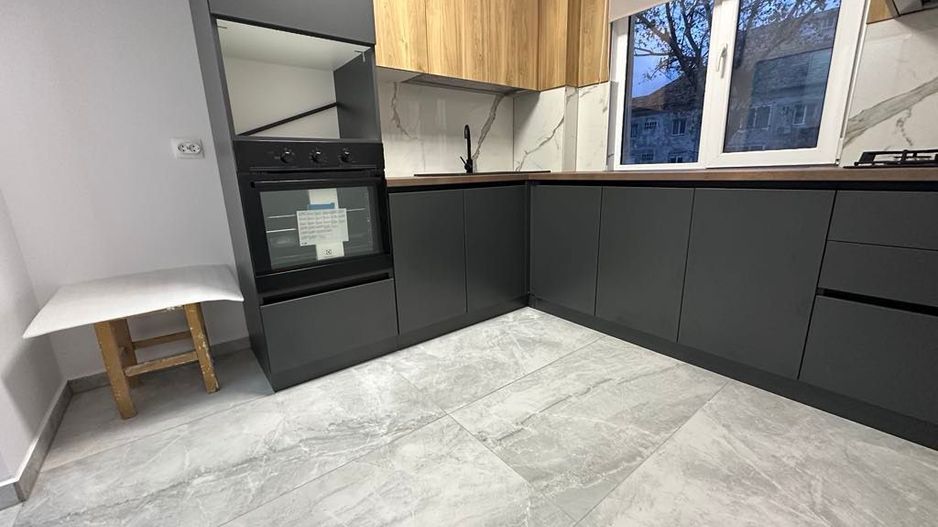 Circumvalatiunii | 3 Camere | Etaj Intermediar | Amenajat Modern. - Poză 2