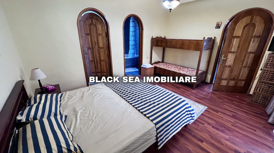 Vila 7 camere D+P+1+M - Gaze - 2 Garaje - 50m de plaja - Ocazie Unică - Poză 7