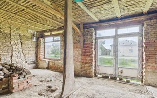 Casă de reabilitat pe teren generos- Comuna Variaș - Poză 14