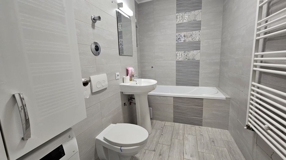 Coresi -Bloc Maurer M9, etajul 1, mobilat, parcare - Poză 16