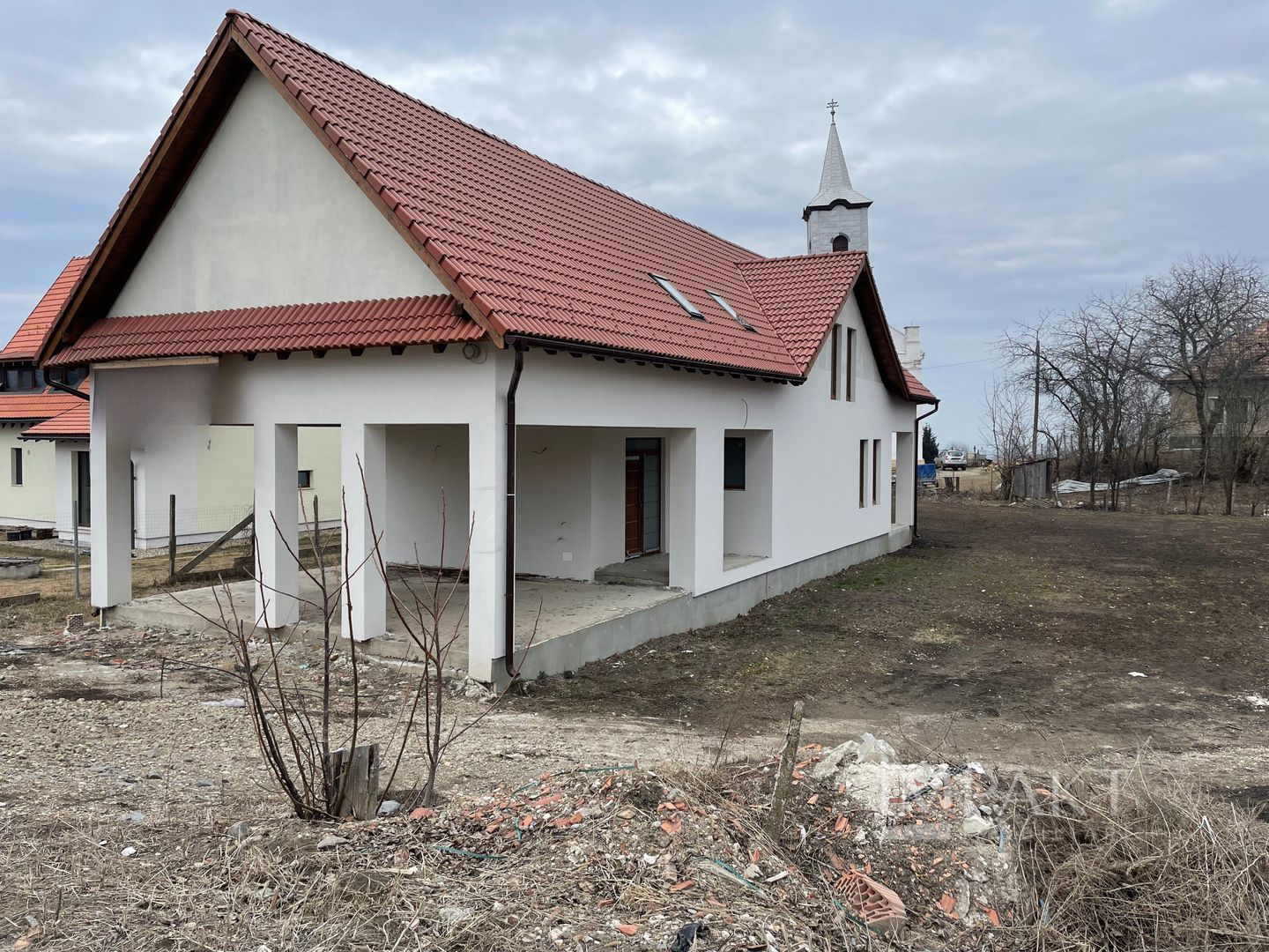Casa spatioasa cu 1000 mp teren in Aiton - Poză 1