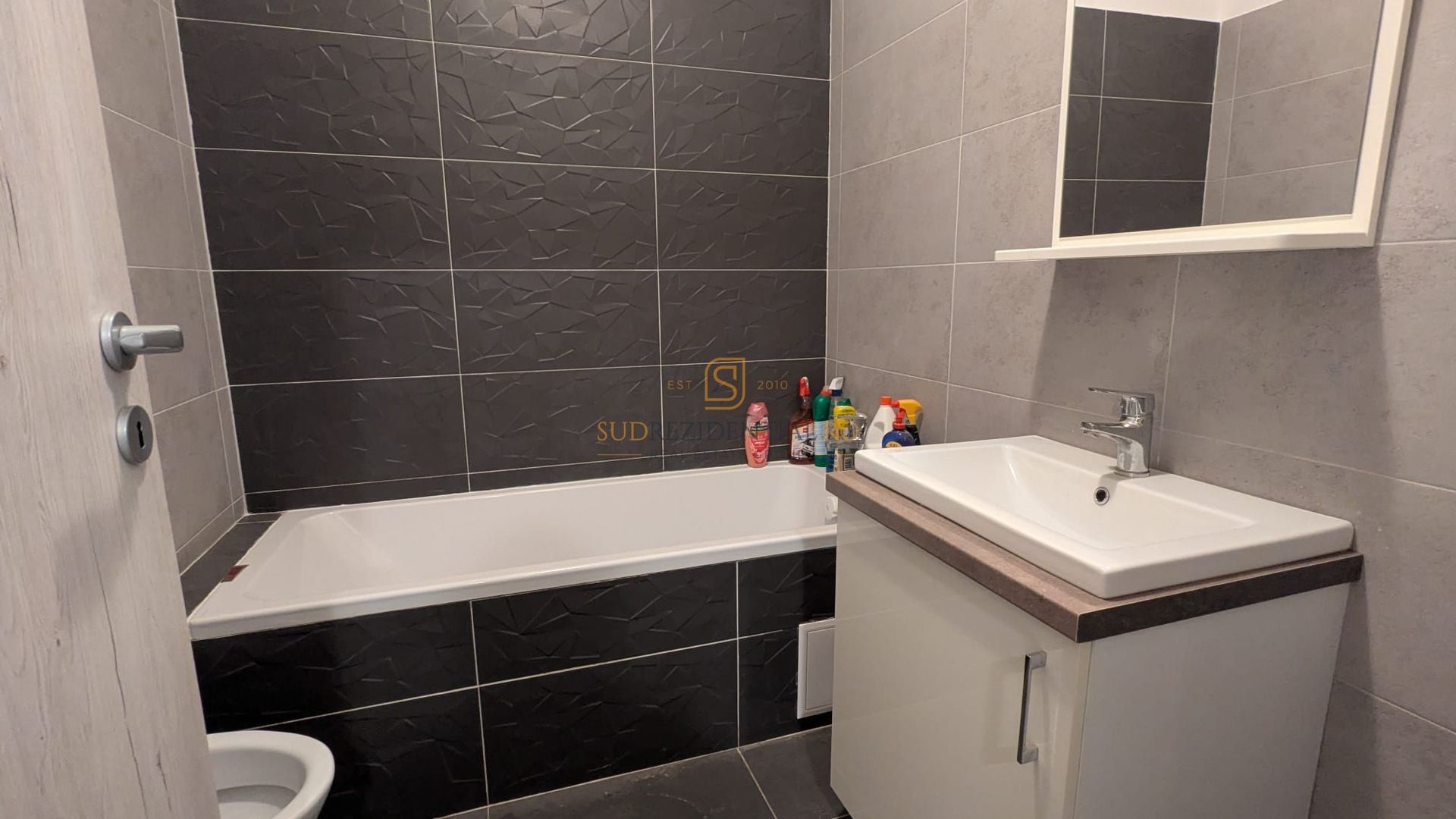 Apartament cu 2 camere de inchiriat, Grand Kristal Residence, Sector 4 - Poză 7