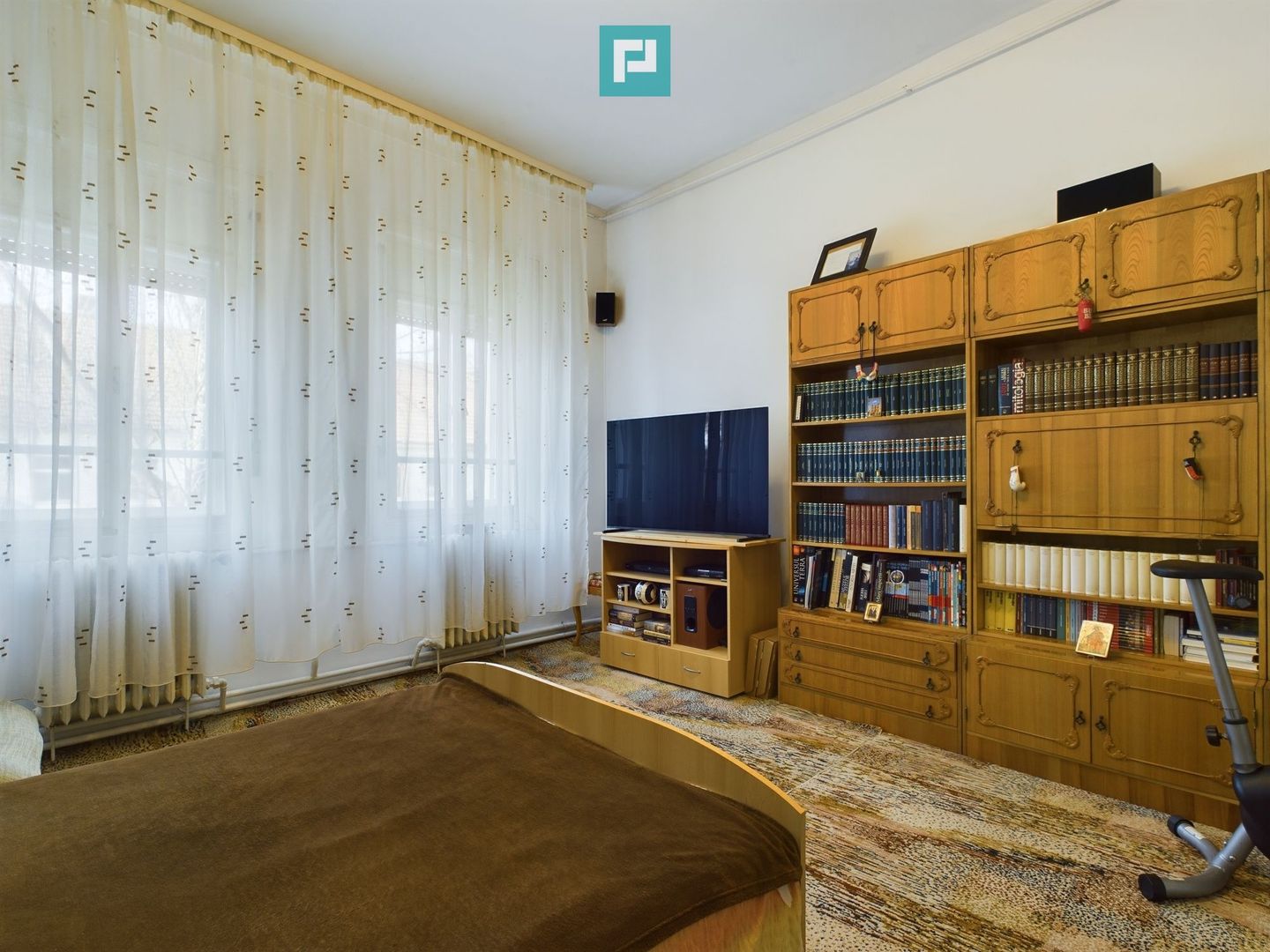 Casă individuală cu teren de 1100 mp și 3 apartamente în curte - Poză 11