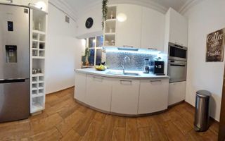 DE VANZARE APARTAMENT 4 CAMERE + CURTE | ZONA CENTRALĂ - Poză 5