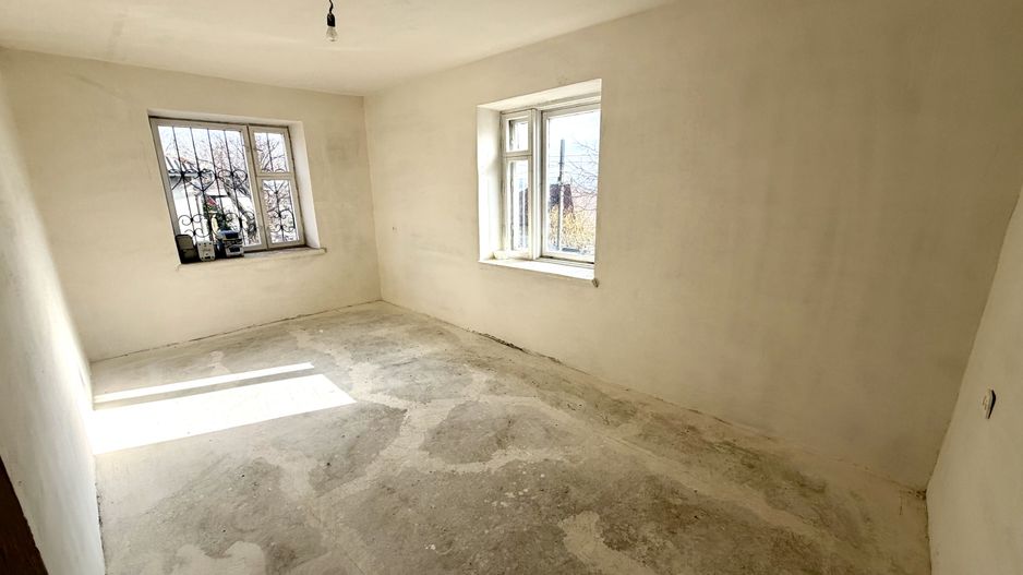 Casa în or.Ialoveni centru - Poză 7