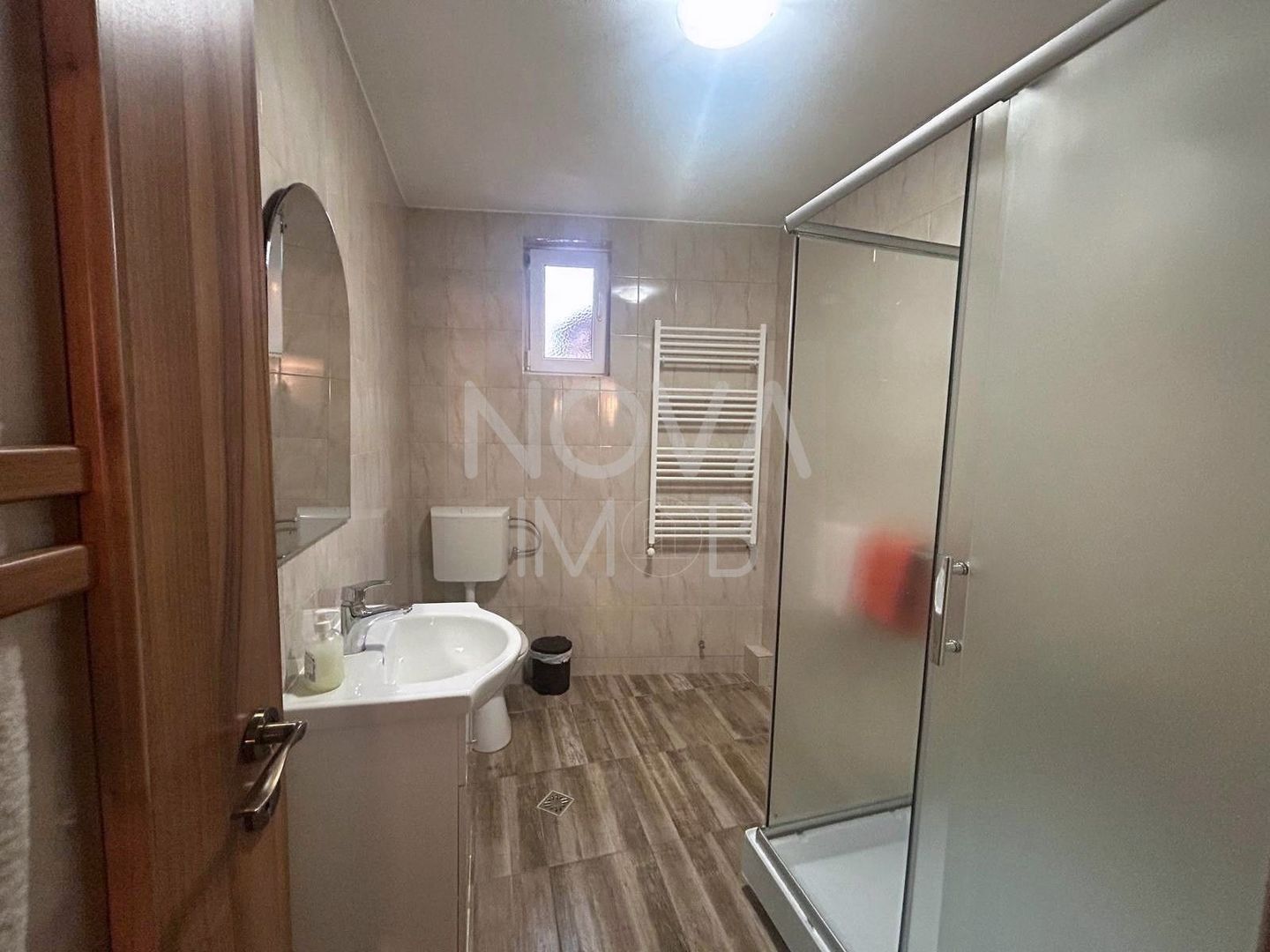 Casa de vanzare 200 mp cu spatiu comercial la parter, strada Lunga - Poză 13