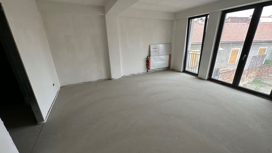 Cladire de birouri  Central pretabil activități medicale - Poză 1