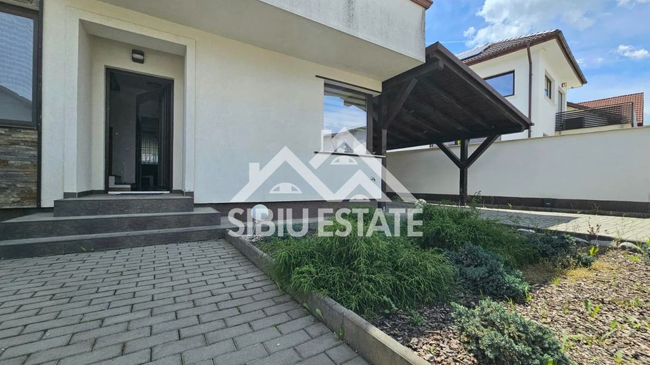 Casa mobilata 4 camere, 2 bai, curte si carport - Poză 7