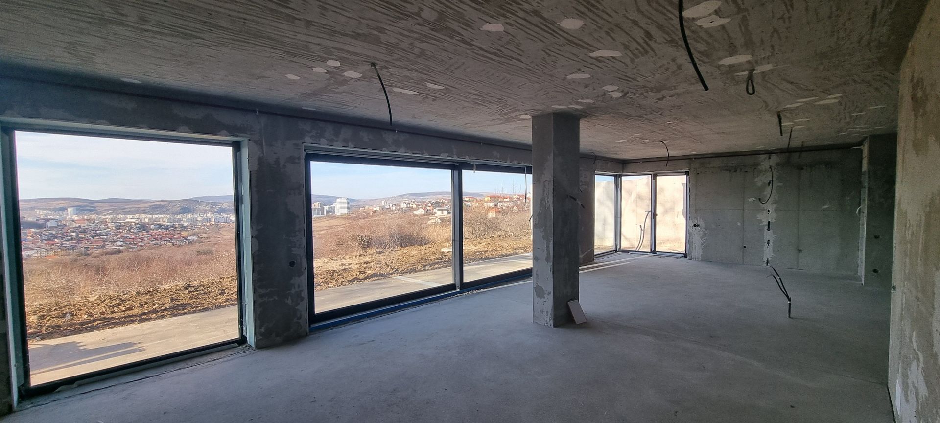 Apartament cu 3 camere in bloc cu 4 apartamente | 140 mp | Curte 200 mp - Poză 2