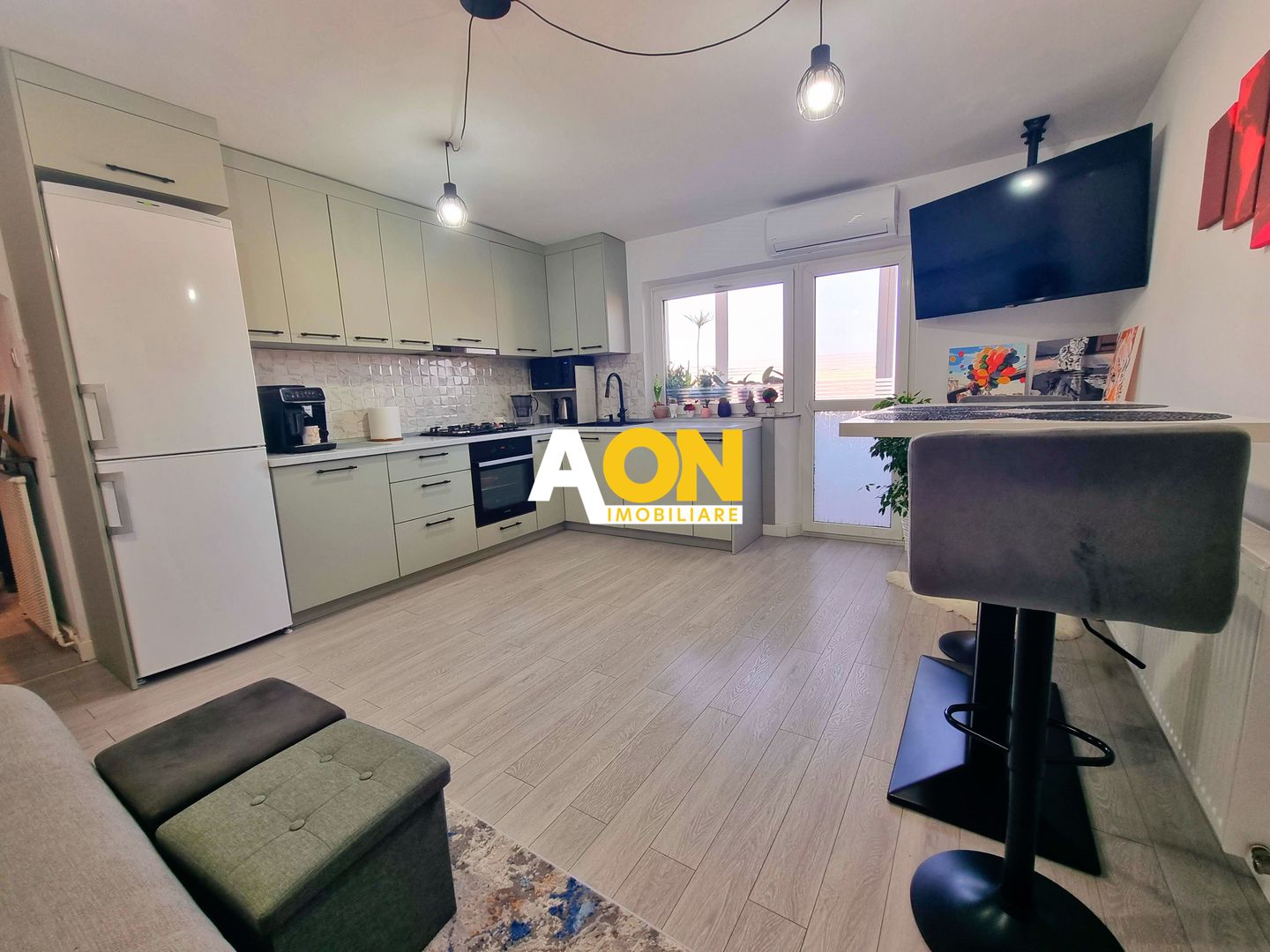 Apartament cu 2 camere reconfigurat, 52 mp utili, zona Cetate - Poză 1
