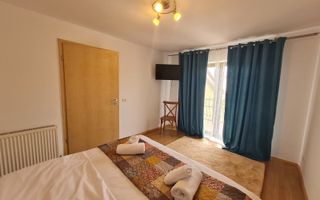 Vila spațioasă și recent renovată în Ghiroda! - Poză 37