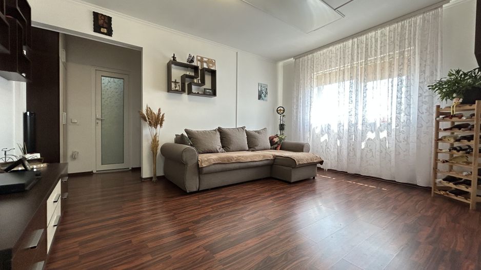 Apartament cu 3 camere Piata CET mobilat utilat modern - super pret - Poză 3