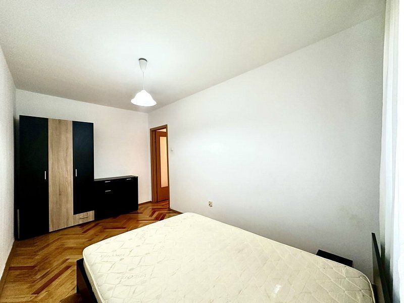 Apartament cu 3 camere de vânzare - Poză 12