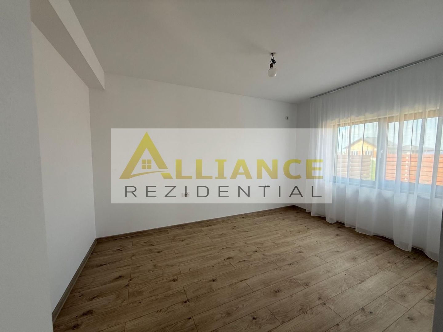 Casa individuala parter || 3 camere 2 bai || teren 375mp - Poză 9