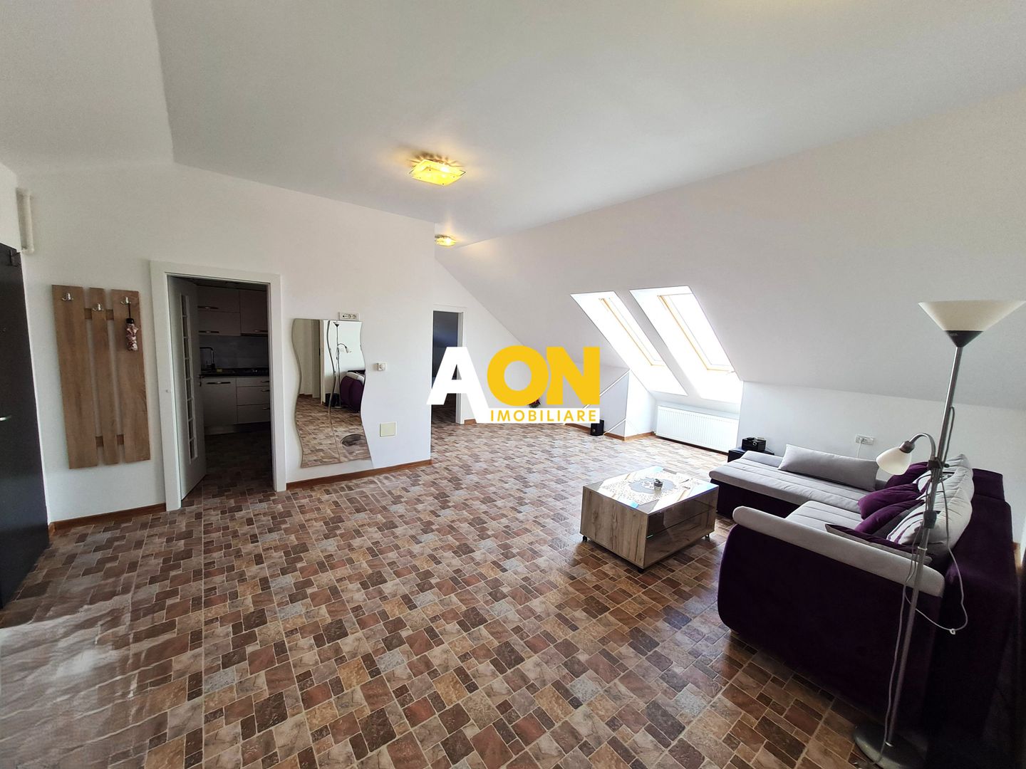 Apartament 3 Camere, 94 mp, Decomandat, Zona Foarte Buna - Poză 2