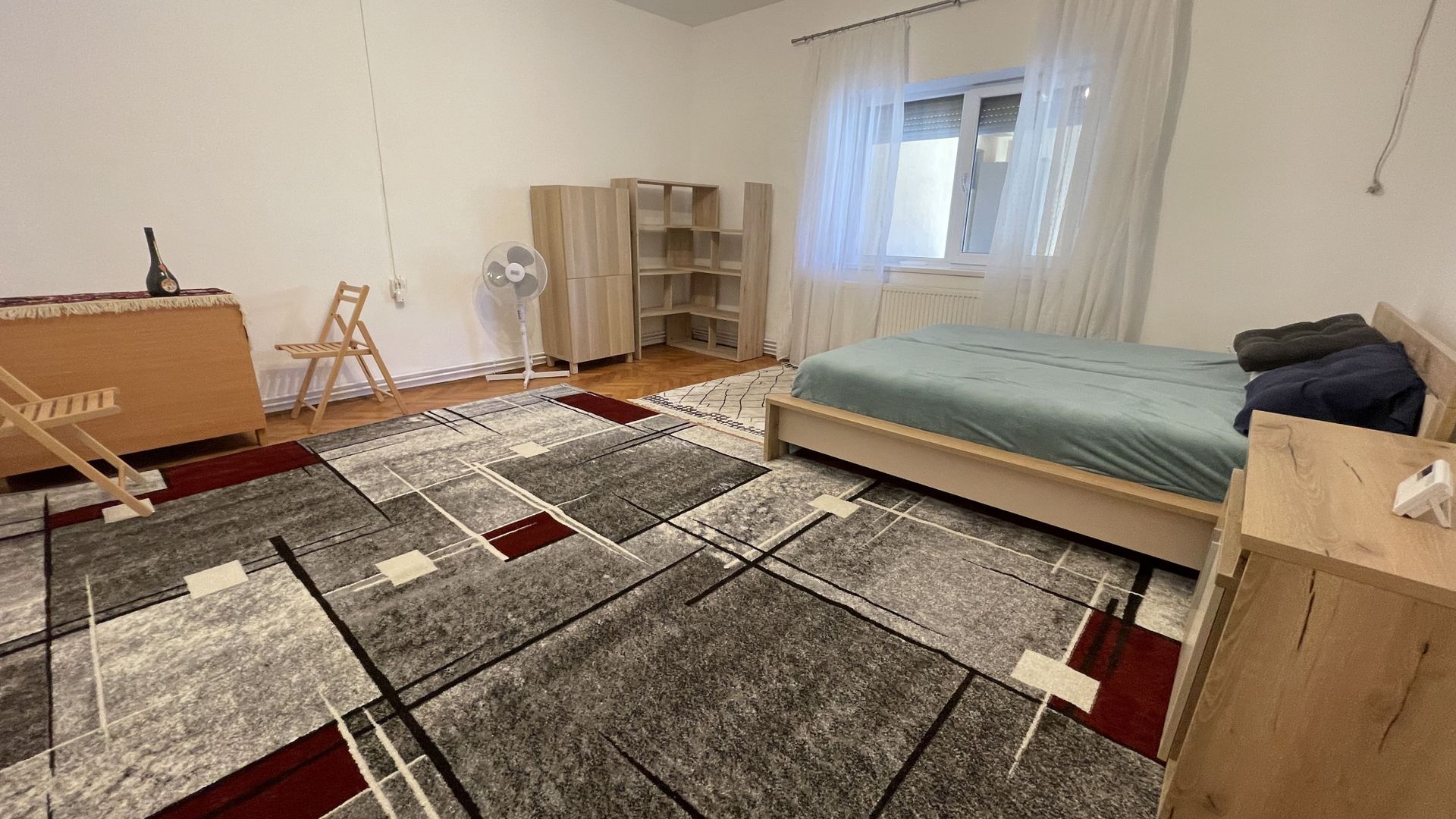 Casa cu teren frumos si garaj zona Mehala - Poză 4