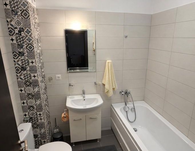 Apartament 3 camere+loc de parcare, str Rezervelor nr 5,Padurea Rosu - Poză 6