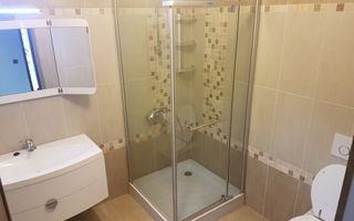 Închiriez apartament in vila - Poză 8