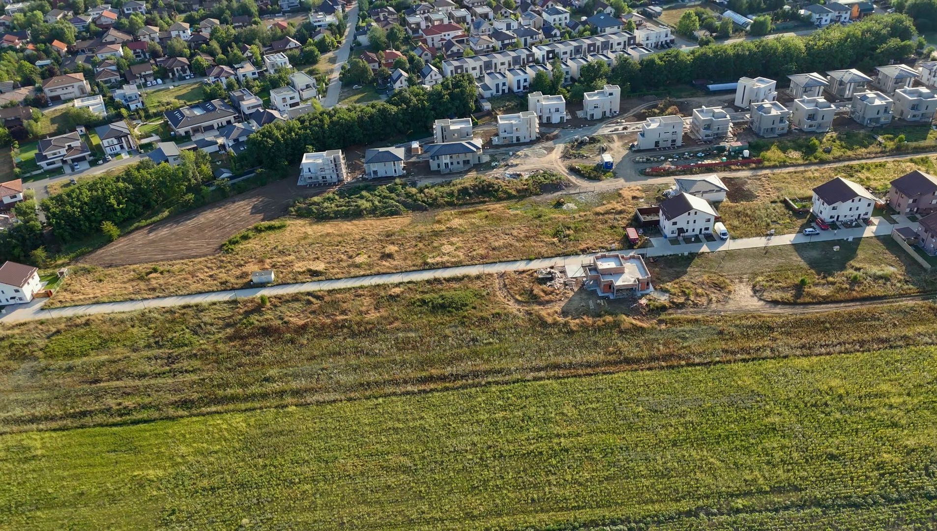 Terenuri de vanzare în complexul rezidențial Shine Residence Corbeanca - Poză 4
