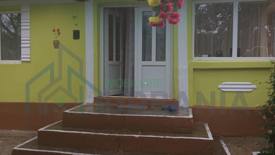 Proprietate de vânzare cu casă și teren în Hoisești, comuna Dumești - Poză 7
