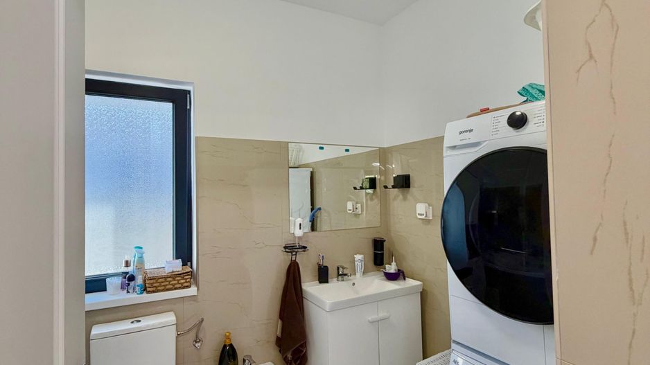 Duplex despartit prin baie - 4 camere I mobilat I Sanmihaiu Roman - Poză 13