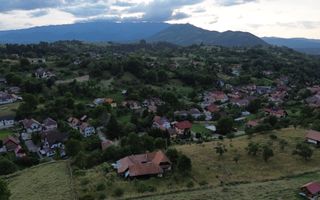 Casă tradițională sat Poarta, comuna Bran teren 4000 mp - Poză 5