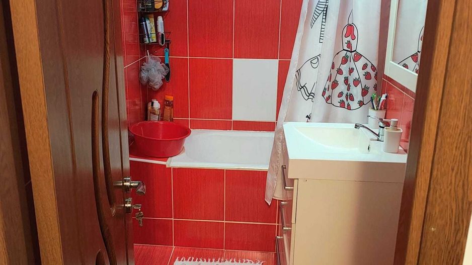 BRASADAS vinde ap 3 cam etaj 4/4 in Carpati 2. - Poză 6