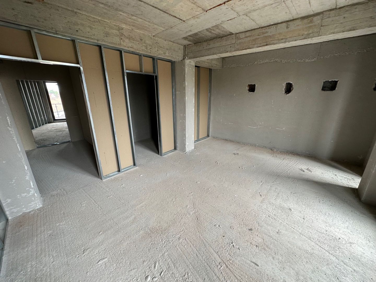 Cladire de birouri  Central pretabil activități medicale - Poză 14