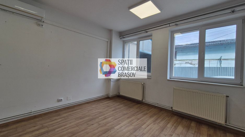 Shoroom cu depozitare Brașov 244 mp - Poză 9