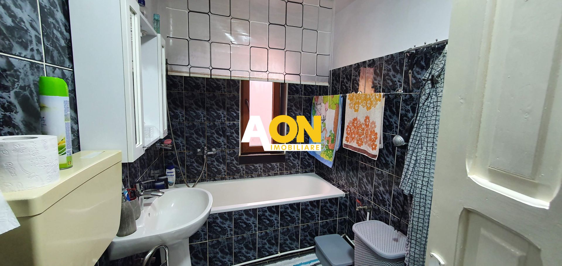 Casa cu 7 camere, 2 spatii comerciale, pretabila pt. birouri, Centru - Poză 8