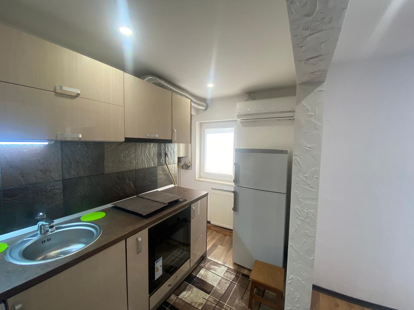 Apartament pe strada Timisorii cu priveliste minunata - Poză 1