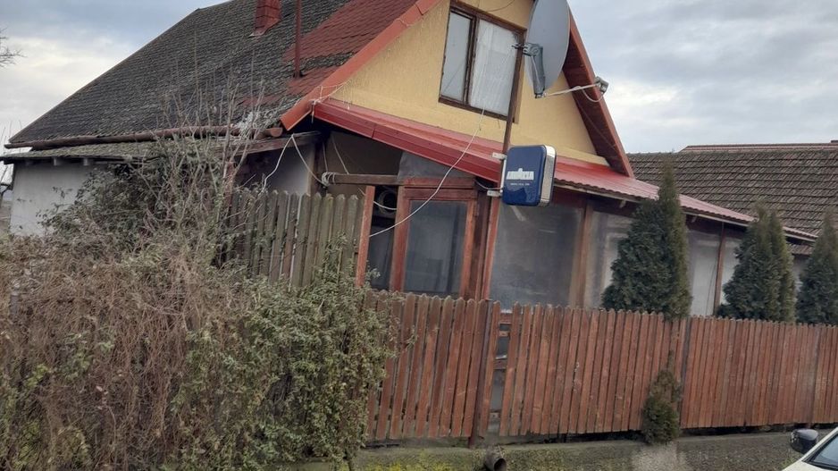 Vand casa cu grajd si teren in Satu Mare Com Craidorolot Jud Satu Mare 2 - Poză 6