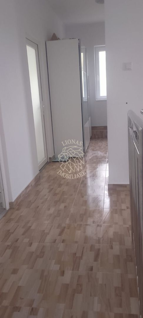 Casa 4 camere 154 mp-teren 600 mp-panorama spre oras-Zona La Soare - Poză 2