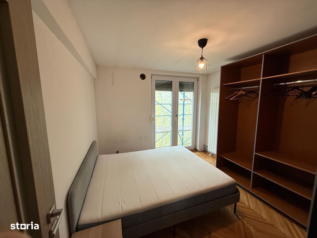 Apartament 4 camere decomandat, metrou 3 min, etaj 4/4, zonă liniștită Titan - Poză 3