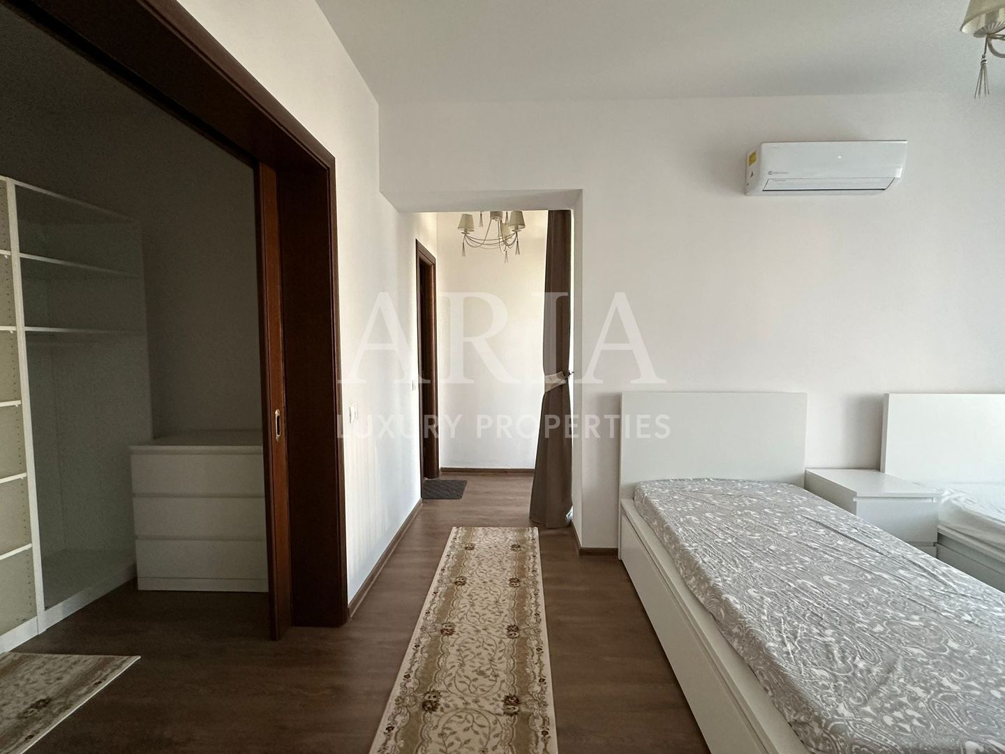 GRAND VILLA  PIPERA EROU IANCU NICOLAE - Poză 10
