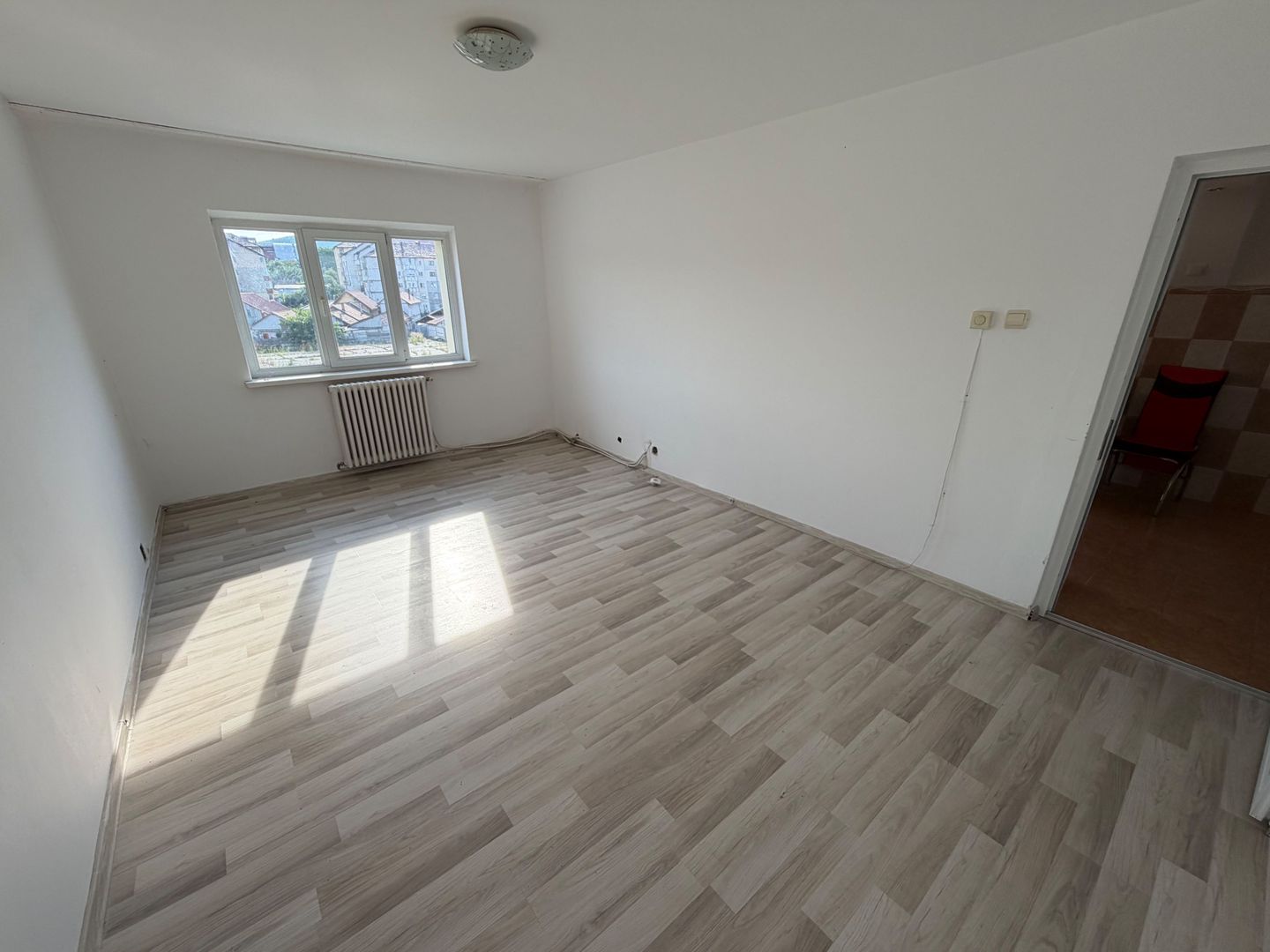 Apartament 2 camere, etaj 2 - zona Industriala - Poză 2