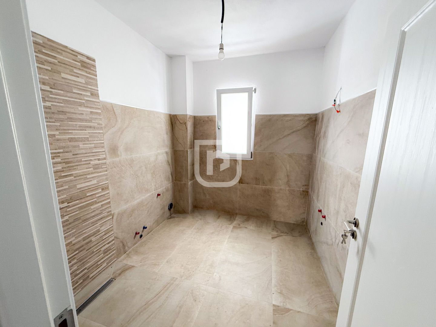 Casă S+P+E, 320 mp utili, teren 2.650 mp – zona Aurel Vlaicu, Suceava - Poză 11