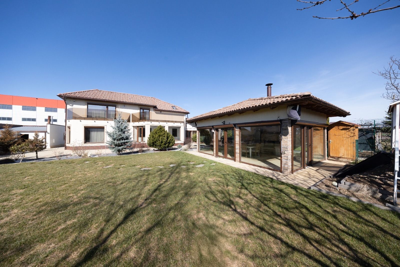 Casa 6 dormitoare+4 bai -1500 mp teren-Sacele - Poză 58