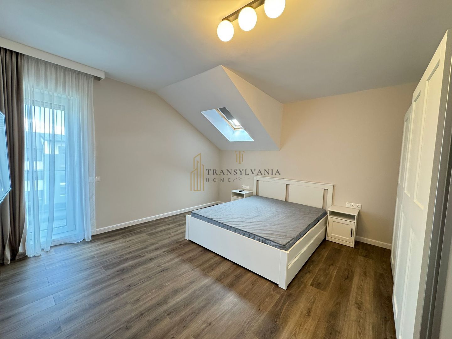 Apartament 3 camere, modern, suprafata generoasa - Poză 17