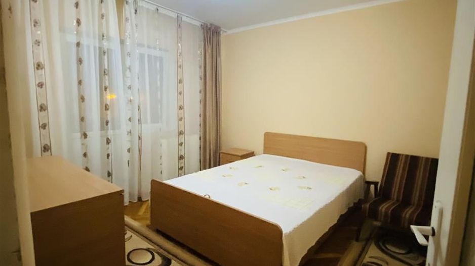 Apartament cu 3 camere 2 bai Iosia - Poză 3