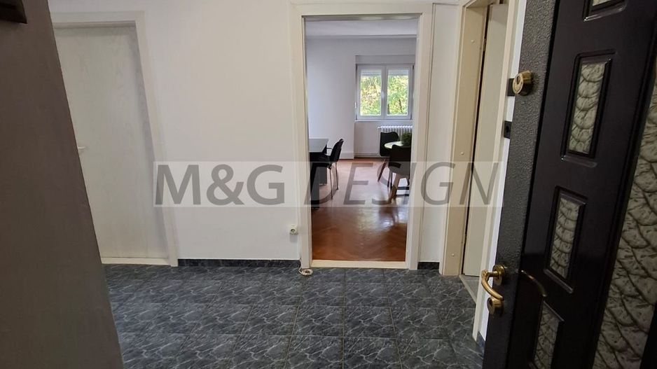 Medicina, etaj 3, CENTRALA, renovat recent - Poză 2