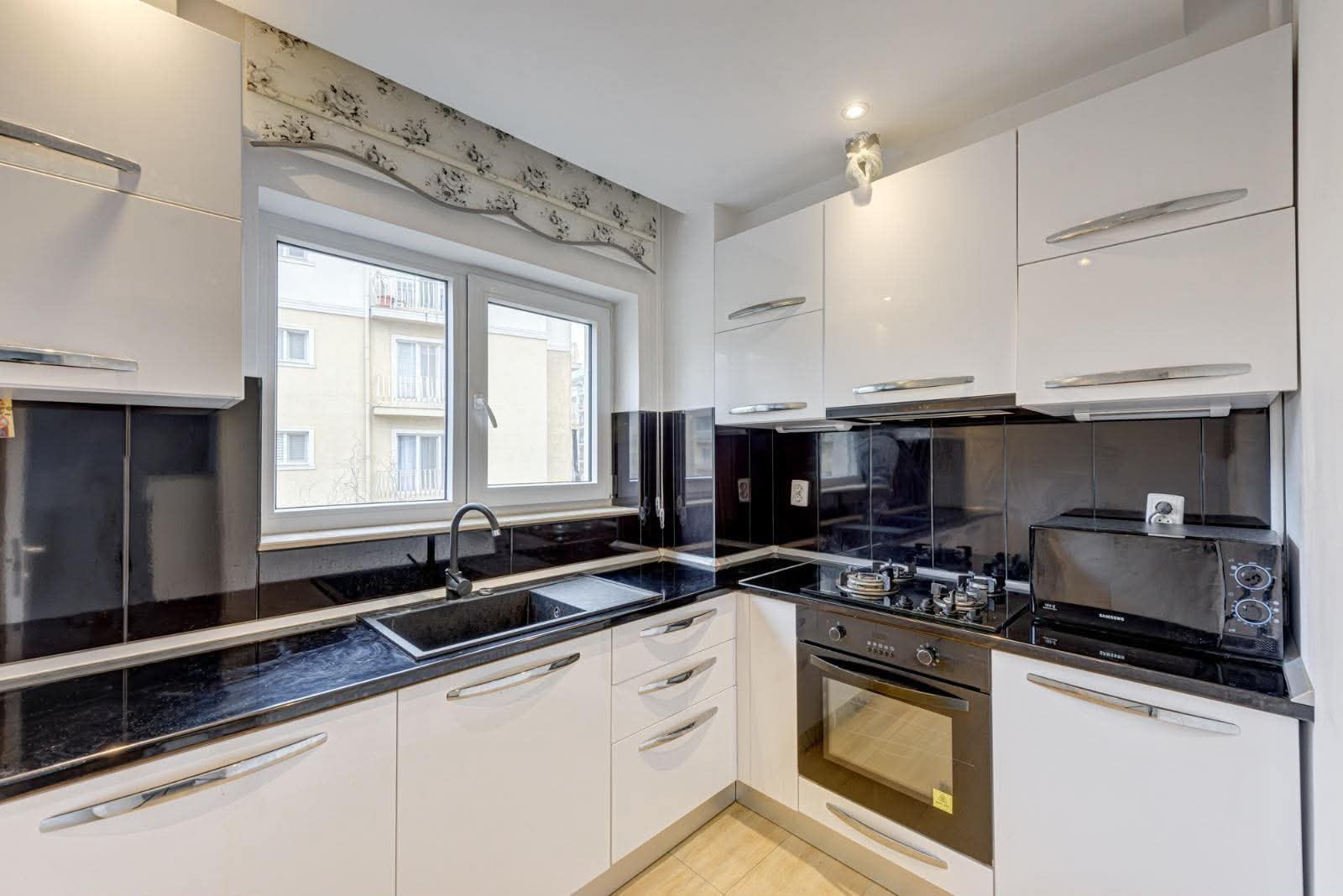 COSMOPOLIS - Apartament cu 3 camere, mobilat si utilat. - Poză 11