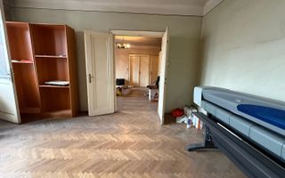 Apartament spatios cu 3 camere in zona Centrala - Poză 1