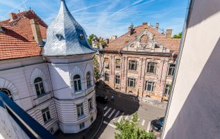 Apartament ultracentral cu 4 camere renovat recent Comision 0